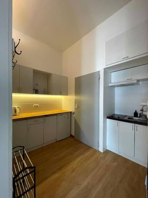 Bezagenta Centrum3 Studio Wi-Fi Great Location! Varsovia Exterior foto